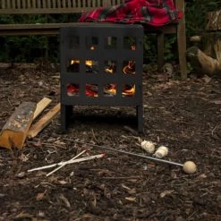 Esschert Design Braséros Et Cheminées D'extérieur Brasero Carré En Métal -France Parasols Soldes 2022 brasero carre en metal 2