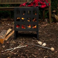 Esschert Design Braséros Et Cheminées D'extérieur Brasero Carré En Métal -France Parasols Soldes 2022 brasero carre en metal 4