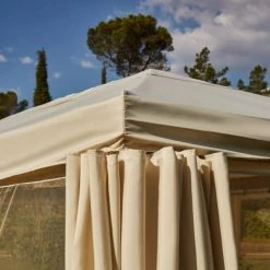 Kerama Pergolas Et Tonnelles Pergola 300×400 Cm Avec Rideaux Beiges Et Moustiquaires -France Parasols Soldes 2022 pergola 300 400 cm avec rideaux beiges et moustiquaires 5