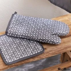 Alice's Garden Barbecues Et Planchas Set De Cuisine : Une Manique Un Gant Et Un Tablier Héritage 7 Alice's Garden Barbecues Et Planchas Set De Cuisine : Une Manique Un Gant Et Un Tablier Héritage -France Parasols Soldes 2022 set de cuisine une manique un gant et un tablier heritage 2