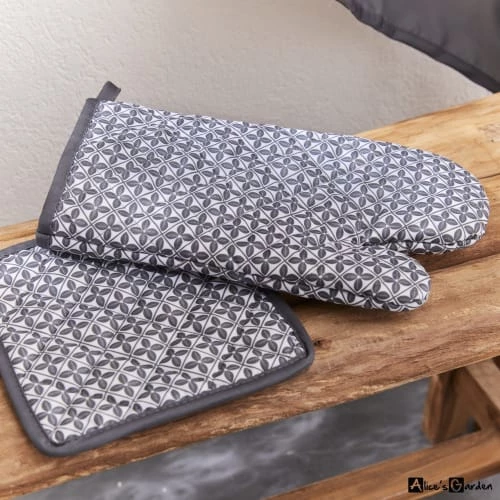 Alice's Garden Barbecues Et Planchas Set De Cuisine : Une Manique Un Gant Et Un Tablier Héritage 3 Alice's Garden Barbecues Et Planchas Set De Cuisine : Une Manique Un Gant Et Un Tablier Héritage – Image 3